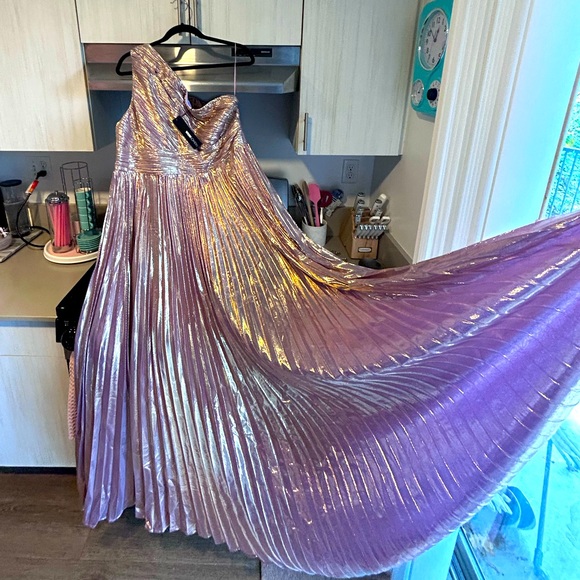 NWT shimmery purple & gold metallic one shoulder evening gown - Picture 9 of 14
